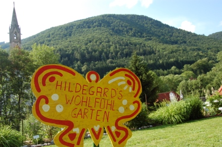 http://www.hildegard-kraeuter-garten.at/media/kraeuterwelt 2010/schmetterling-kartause.JPG